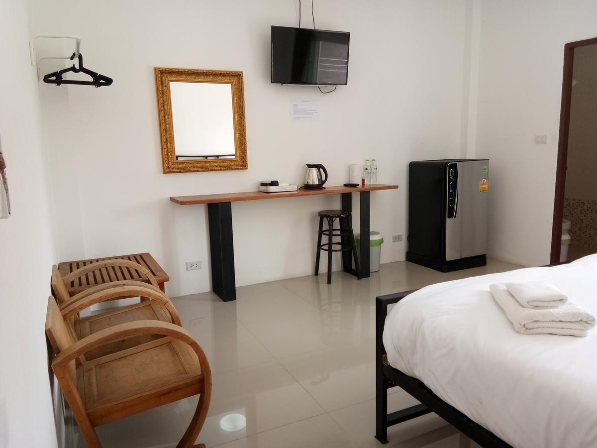 The Wang Apartment Chalong Bagian luar foto